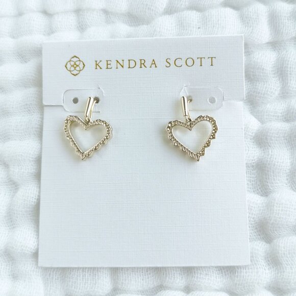 Kendra Scott Jewelry - Kendra Scott Sophee heart Drop Earrings NEW